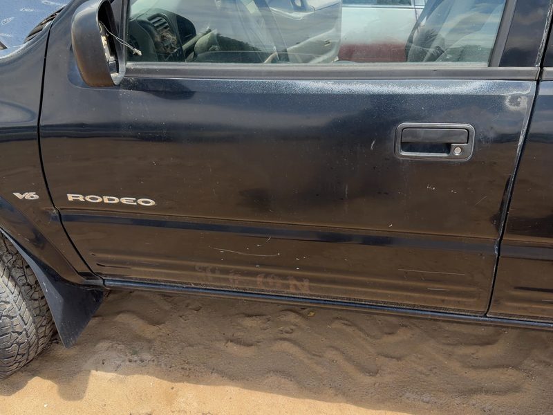 1998-2004 Isuzu Rodeo Front Door LH