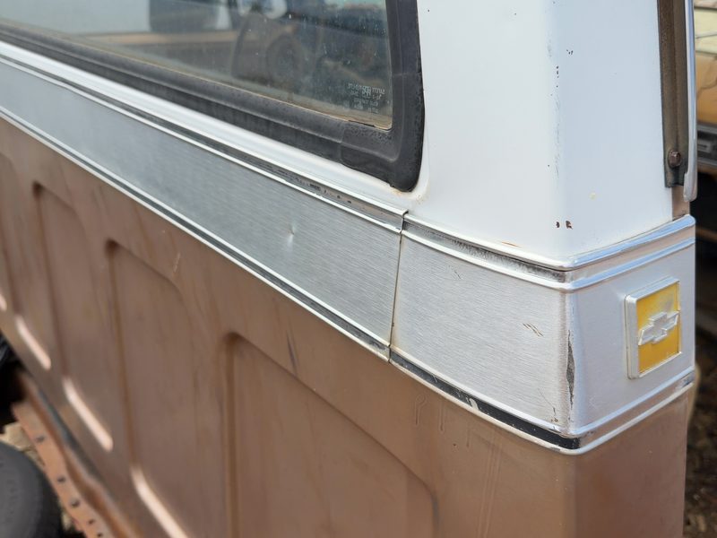 1980 Chevrolet Pickup 20 Series Quarter Panel Moulding RH