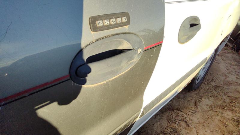 1999-2007 Ford Freestar Outside Door Handle LH