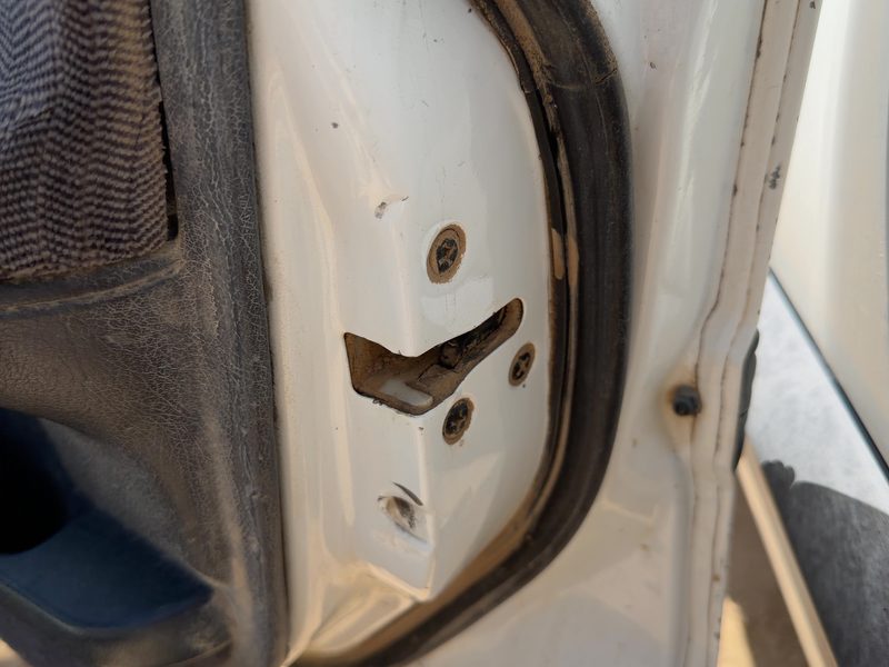 1994 Subaru Legacy/ Outback Front Door Latch RH