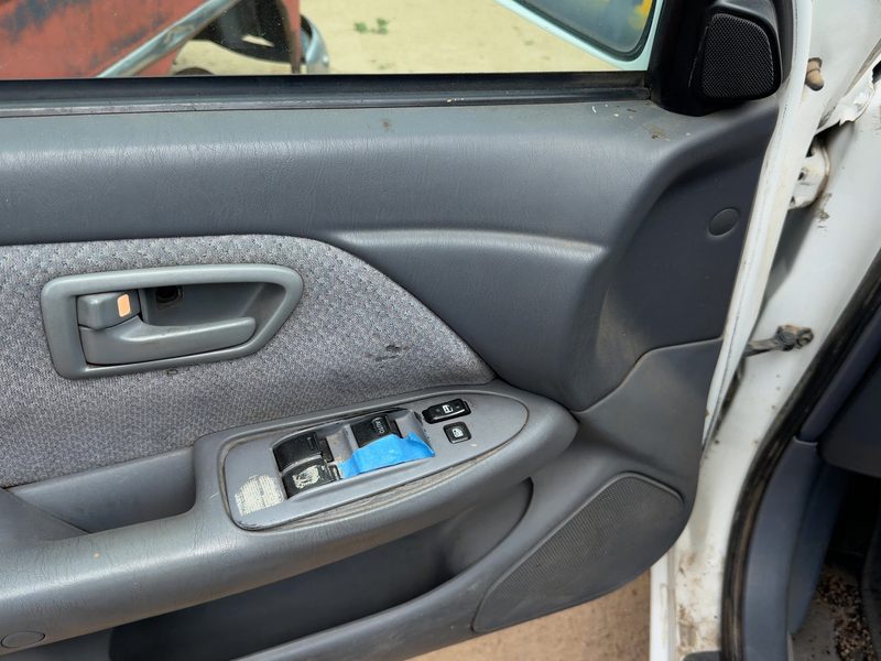 2000-2001 Toyota Camry Front Door Trim Panel LH