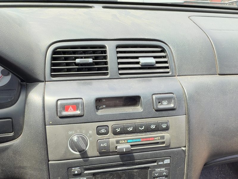 1995-1998 Nissan Maxima Dash Panel