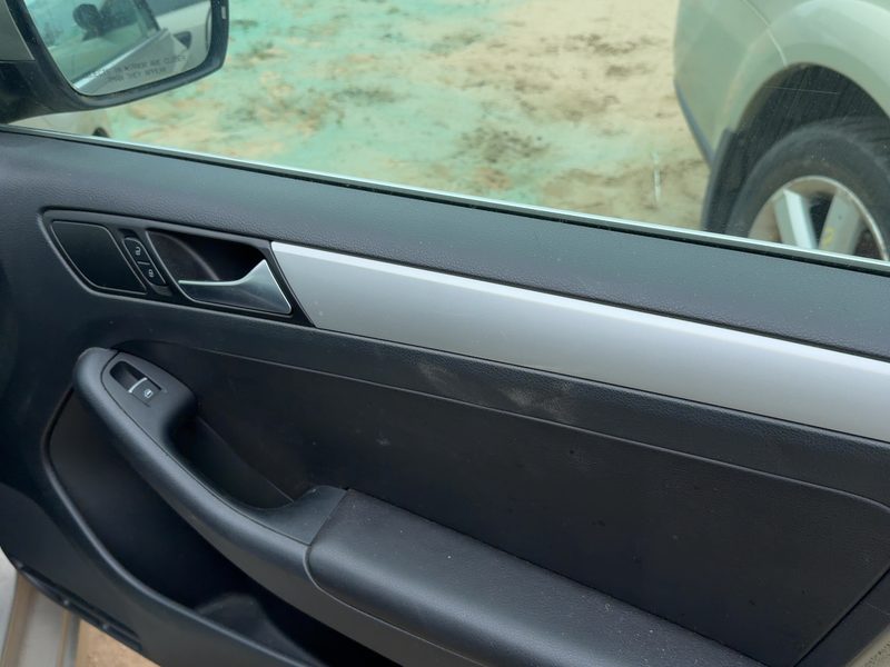 2013-2018 Jetta Except Gli Front Door Trim Panel RH