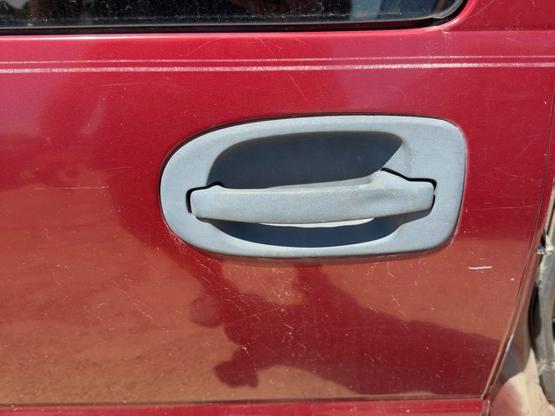 1999-2005 Chevrolet Venture Outside Door Handle RH
