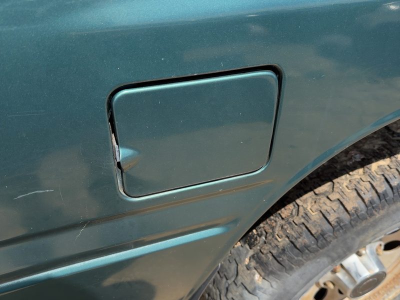 1995 Isuzu Rodeo Fuel Tank Door