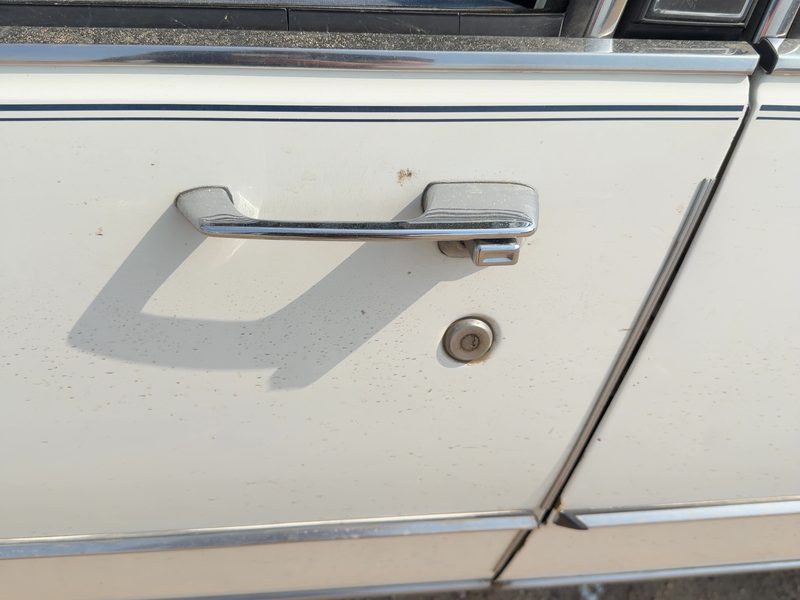 1986 Oldsmobile Ninety-eight (80 & Up) Outside Door Handle LH