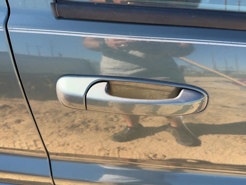 2000-2004 Jeep Grand Cherokee Outside Door Handle RH