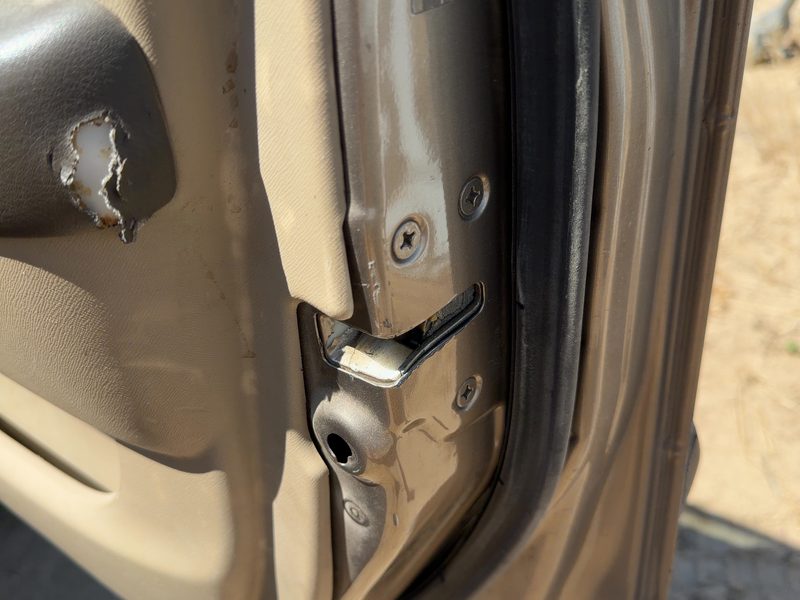 2002-2006 Honda Crv Front Door Latch RH