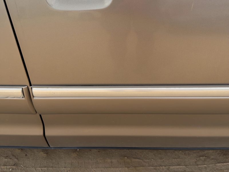1998-2005 Mercury Grand Marquis (79 & Up) Front Door Moulding RH