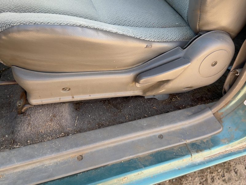 1995 Isuzu Rodeo Seat Track LH