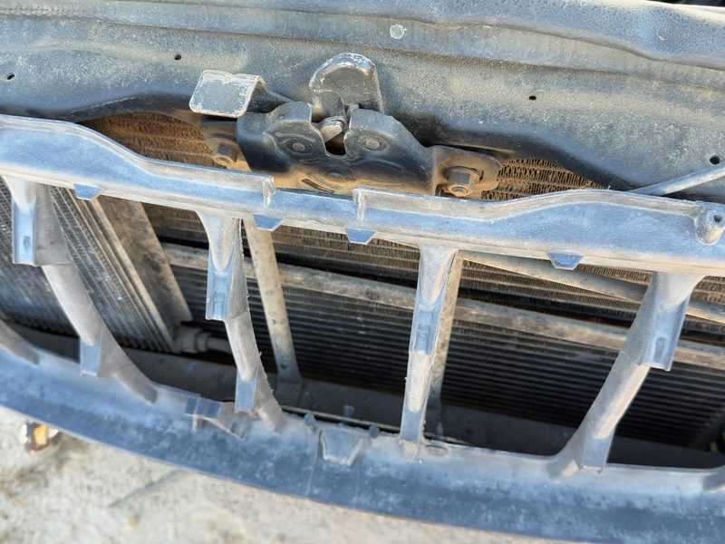 1999-2004 Jeep Grand Cherokee Radiator Support