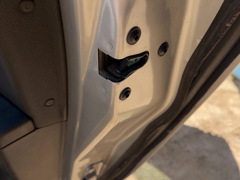 2005-2006 Pontiac G6 Rear Door Latch RH