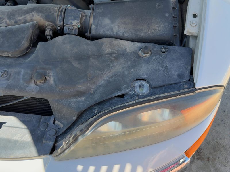 2000-2006 Lincoln LS Radiator Support
