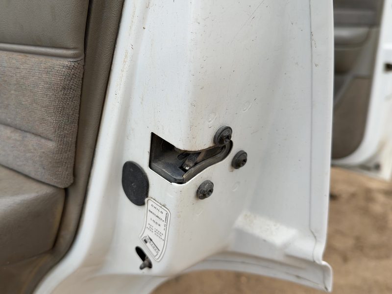 1995-2005 Blazer S10/jimmy S15 Rear Door Latch RH
