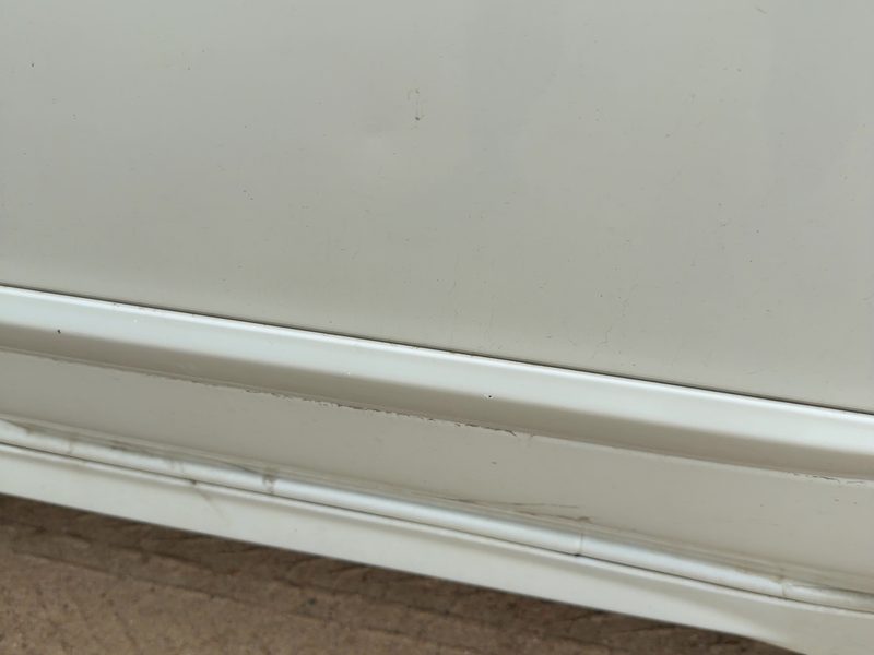 2000-2001 Infiniti I30 Rear Door Moulding LH