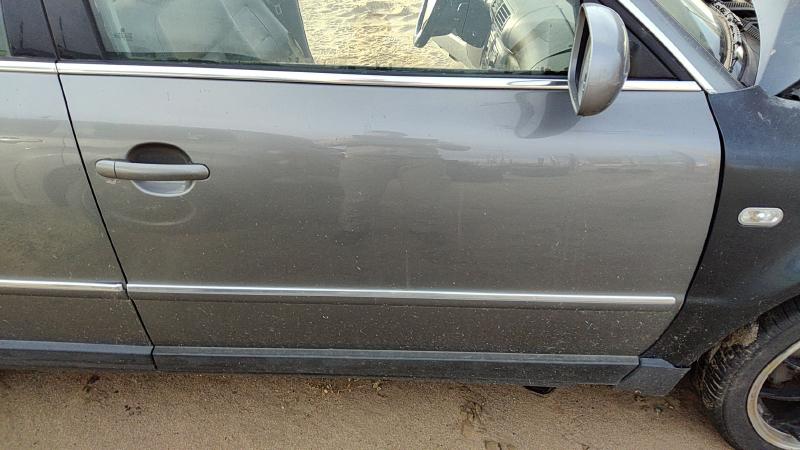 2001-2005 (discontinued) Passat Front Door RH