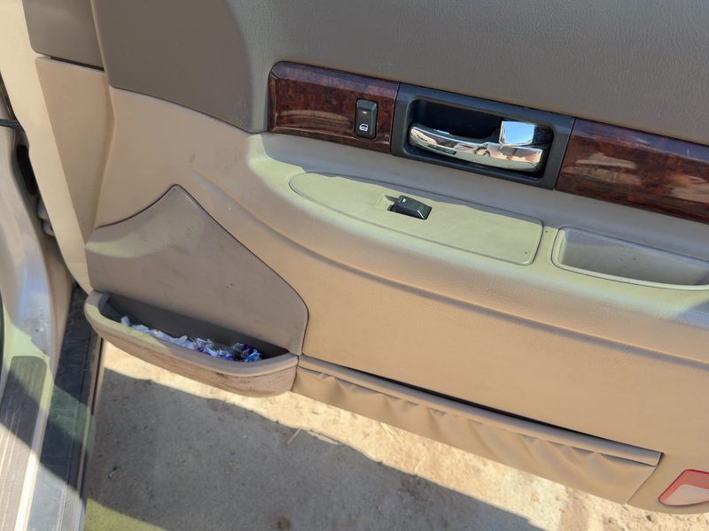 2000-2002 Lincoln LS Front Door Trim Panel RH