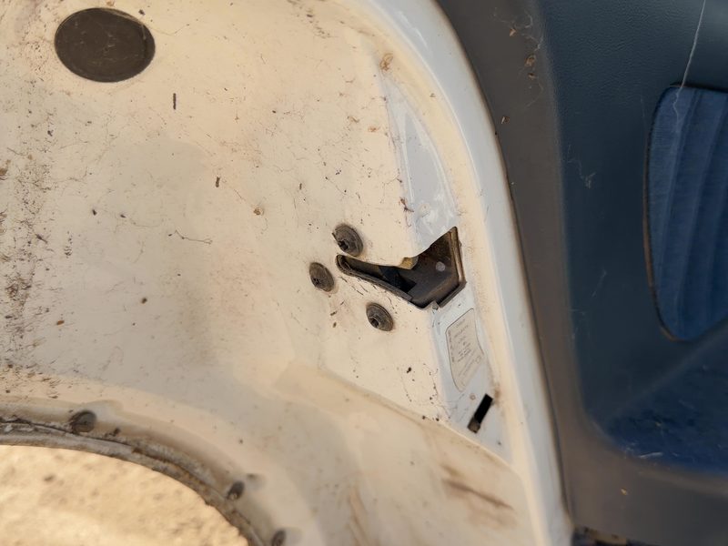 1993 Oldsmobile Eighty-eight (80 & Up) Rear Door Latch LH