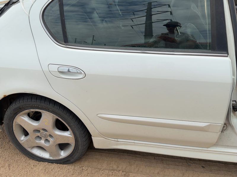 2000 Infiniti I30 Rear Door RH