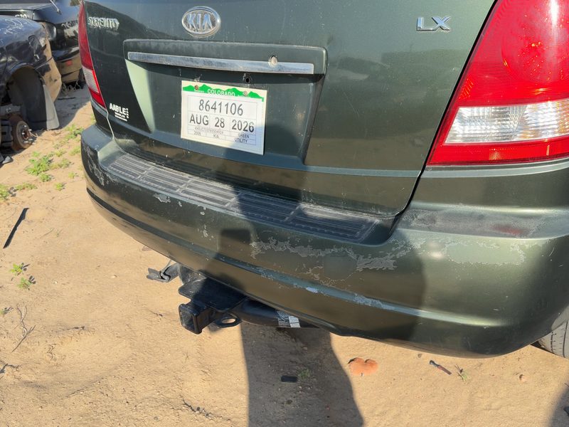 2003-2006 Kia Sorento Rear Bumper Assembly