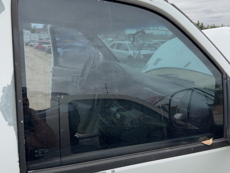 1996-2024 Chevrolet Van Express 2500 Series Front Door Glass/Window RH