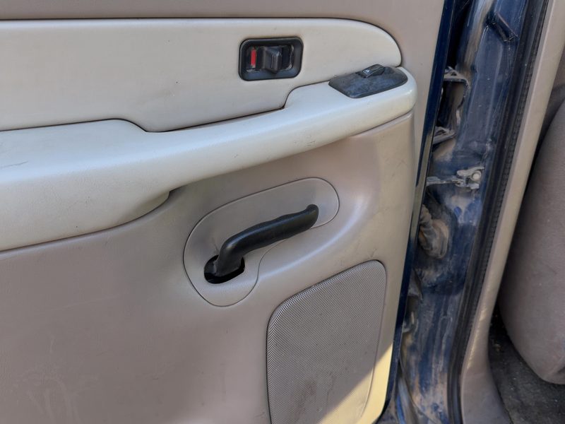 2003 Chevy/gmc Suburban 1500 Series Rear Door Trim Panel LH