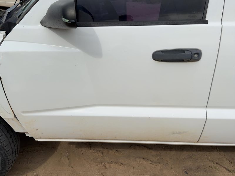 2005-2011 Dodge Dakota (mid-size) Front Door LH