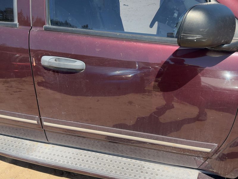 2004-2009 Dodge Durango Front Door RH