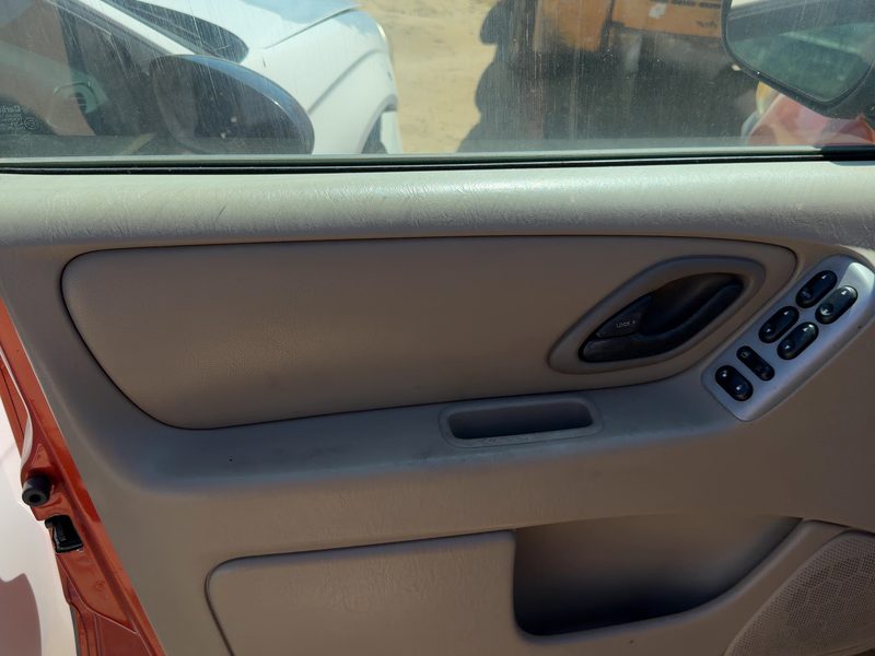 2005-2006 Ford Escape Front Door Trim Panel LH