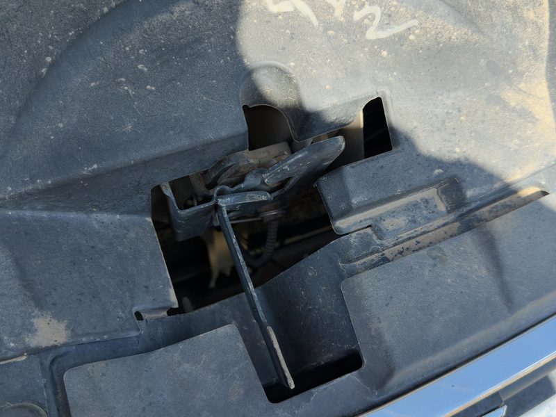 2006-2007 Monte Carlo Radiator Support