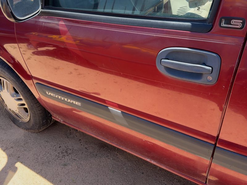 1997-2004 Chevrolet Venture Front Door LH