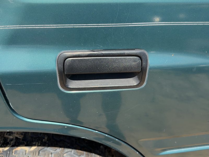1995 Isuzu Rodeo Outside Door Handle RH