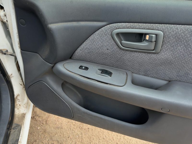 2000-2001 Toyota Camry Front Door Trim Panel RH