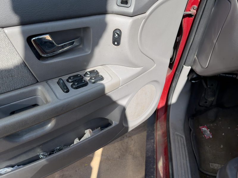 2000-2002 Ford Taurus(see Also Taurus X) Front Door Trim Panel LH