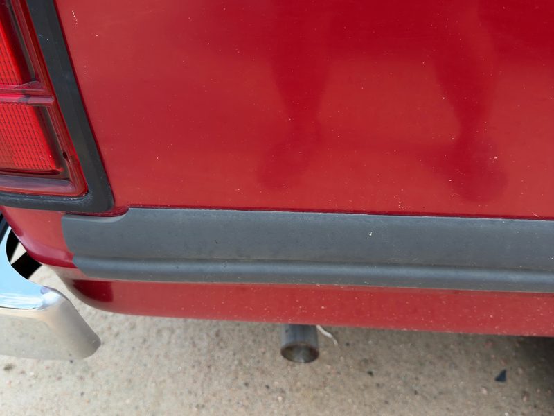 1991 Dodge Dakota (mid-size) Quarter Panel Moulding RH