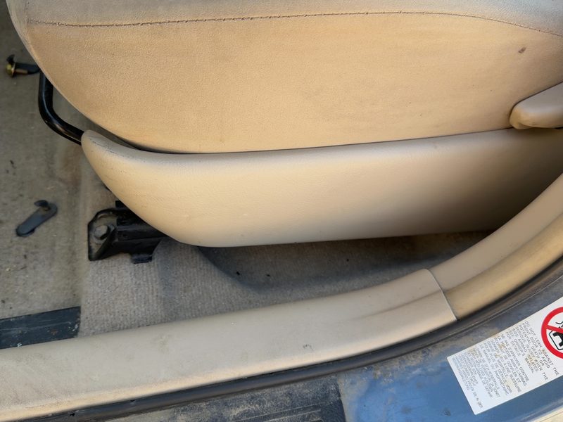 2005 Toyota Prius Seat Track LH