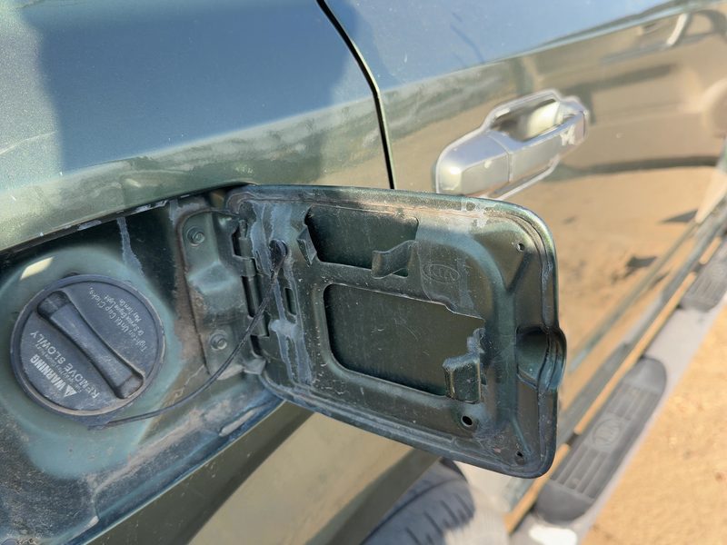 2003-2009 Kia Sorento Fuel Tank Door