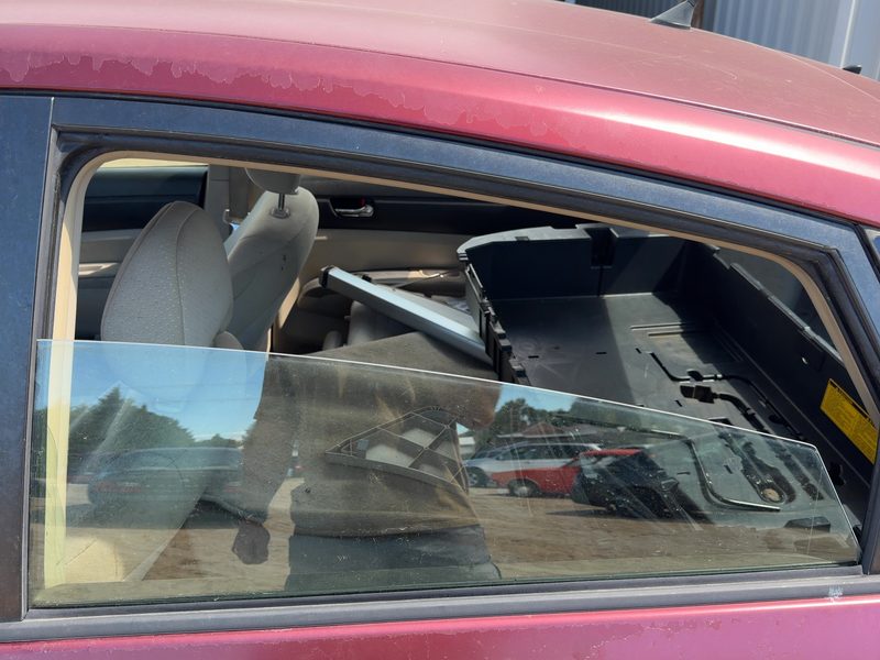 2004-2009 Toyota Prius Rear Door Glass/Window LH