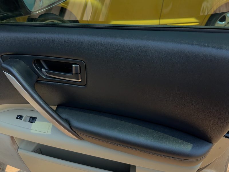 2003-2006 Infiniti FX Series Front Door Trim Panel RH