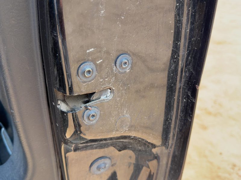 2002-2009 Dodge Ram Pickup 1500 Series Front Door Latch RH