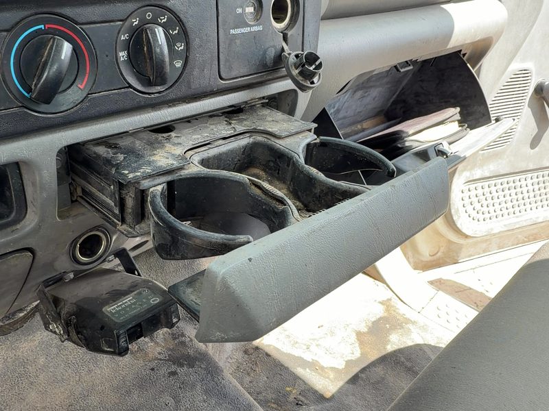 2005-2007 Ford F350 Super Duty Pickup Dash Panel