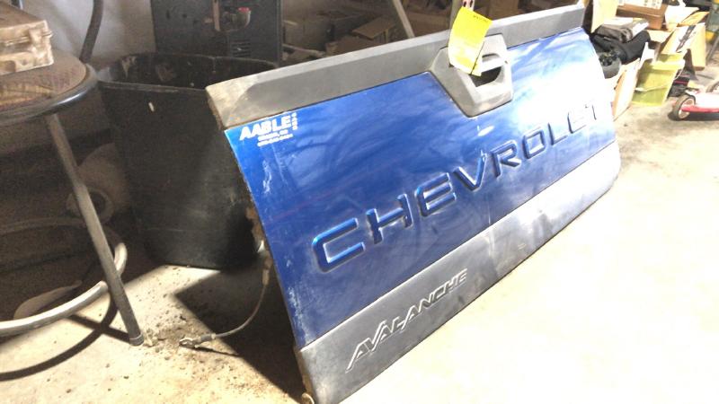 2002-2006 Avalanche 1500 Trunk/Decklid/Hatch/Tailgate