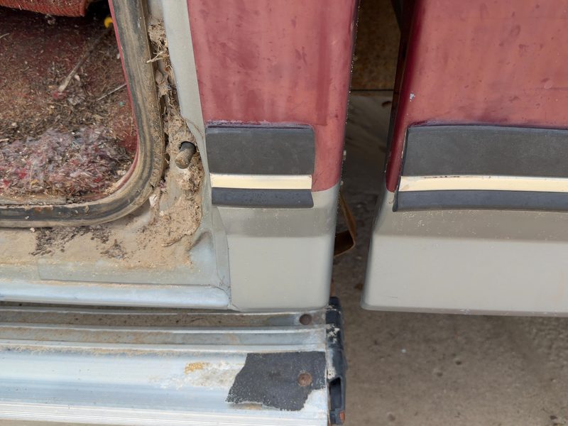 1989 Ford Pickup F150 Series Quarter Panel Moulding LH