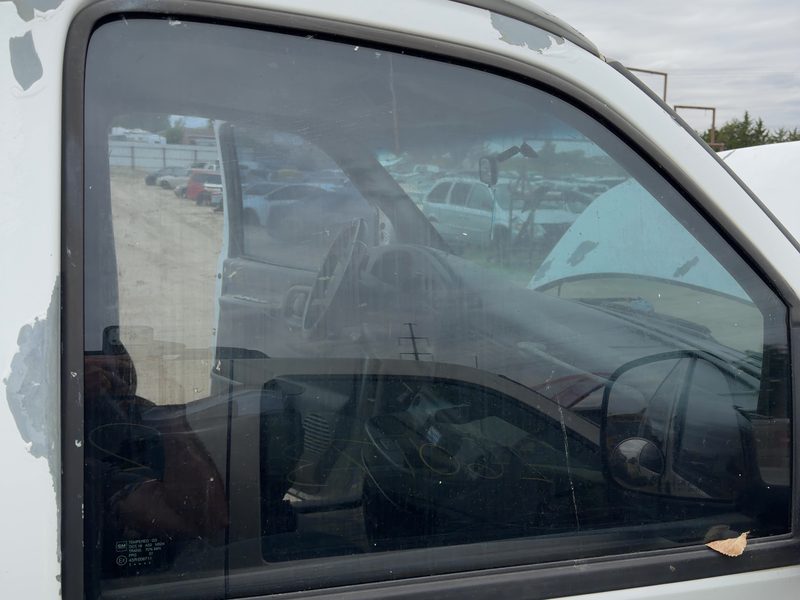 1996-2024 Chevrolet Van Express 2500 Series Front Door Glass/Window RH