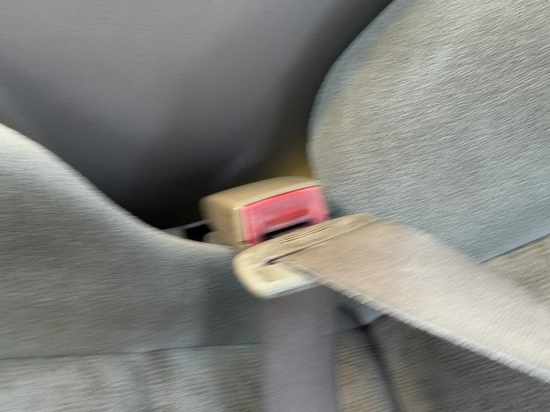 2003-2009 Kia Sorento Front Seat Belt LH