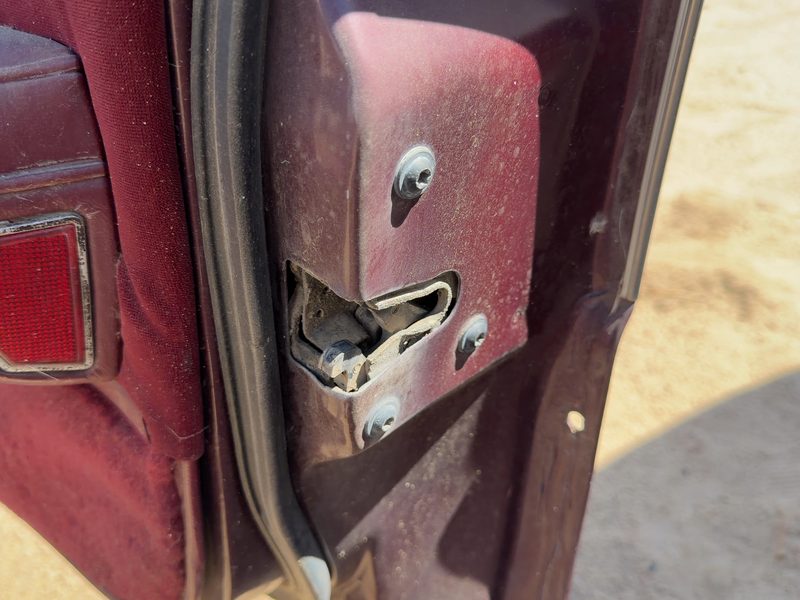 1987 Buick Park Avenue (80&up) Front Door Latch RH