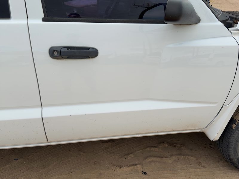2005-2011 Dodge Dakota (mid-size) Front Door RH