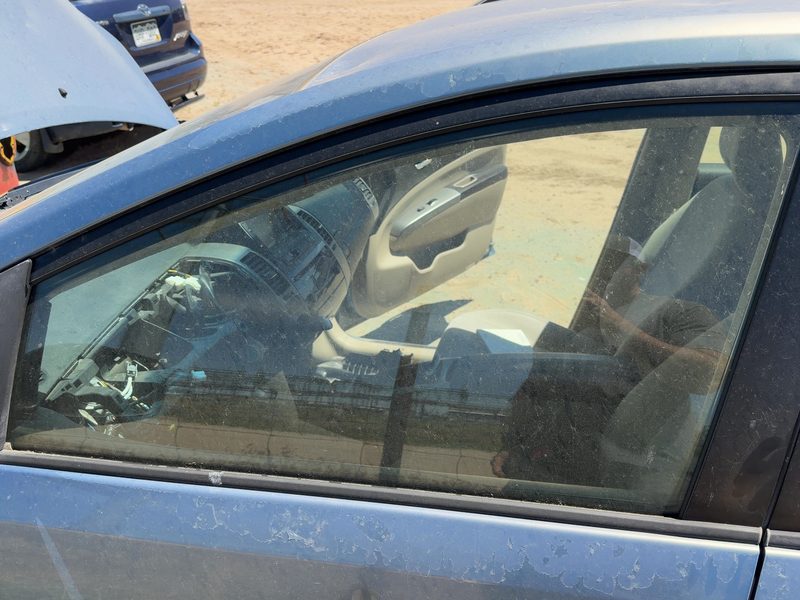 2004-2009 Toyota Prius Front Door Glass/Window LH