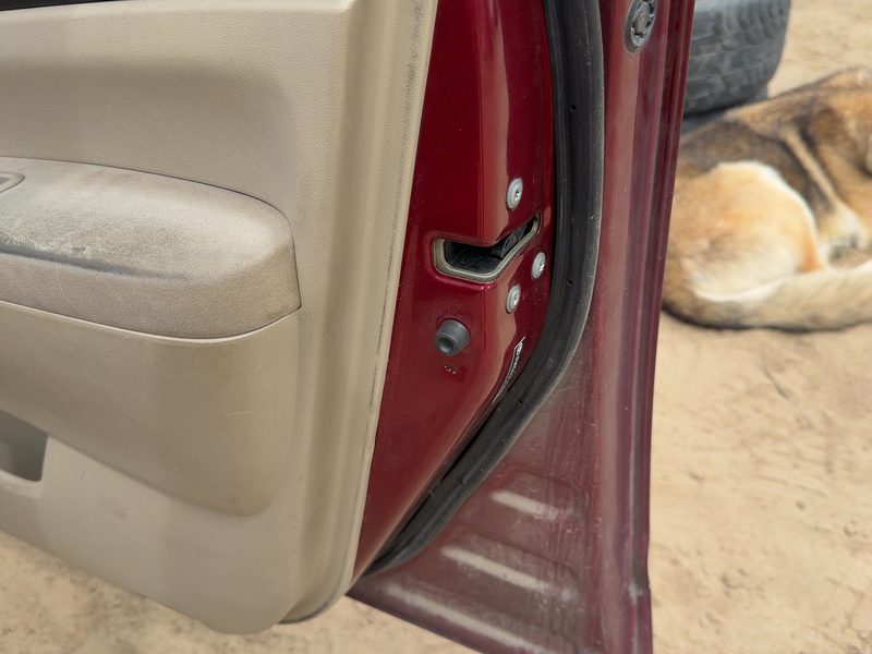 2004-2012 Toyota Prius Front Door Latch RH