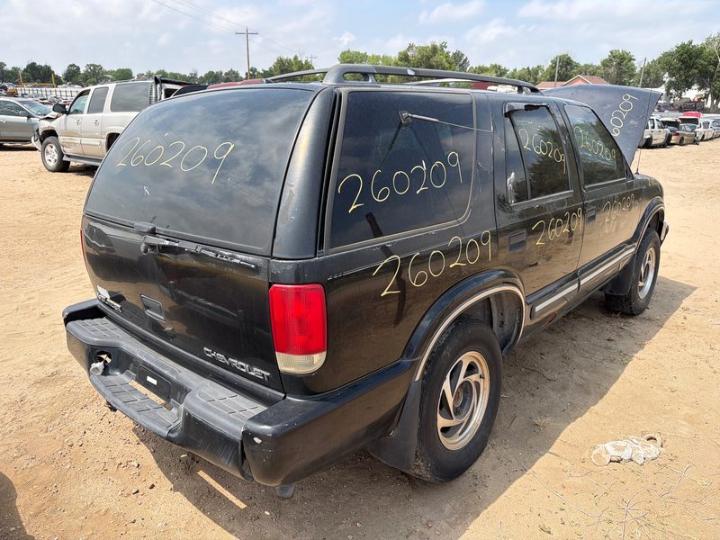 2001 Blazer S10/jimmy S15 Rear Knuckle/Stub Axle RH